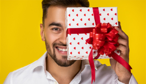 Що подарувати чоловікові на День святого Валентина: від романтики до гарячих експериментів фото