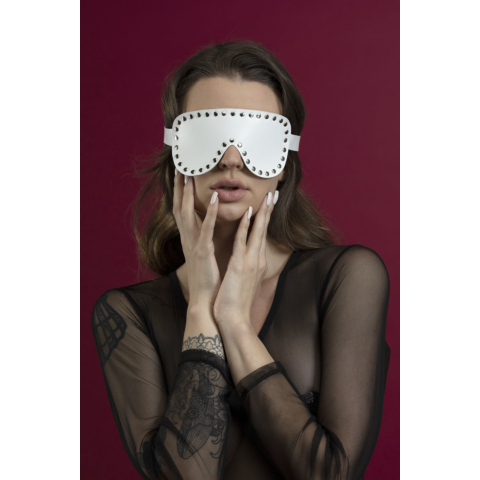 Маска з заклепками Feral Feelings Blindfold Mask White